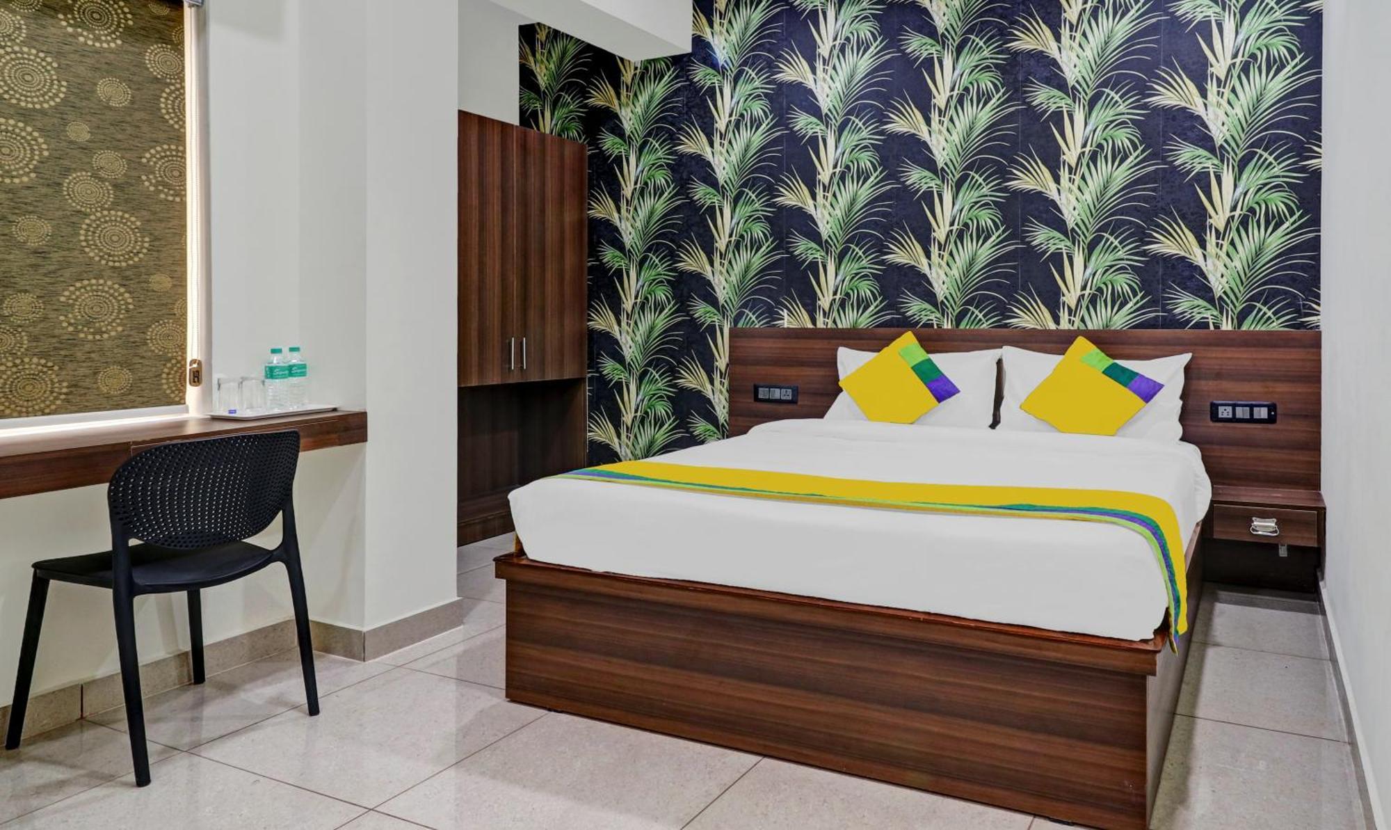Hotel Nrm Residency Májszúr Kültér fotó