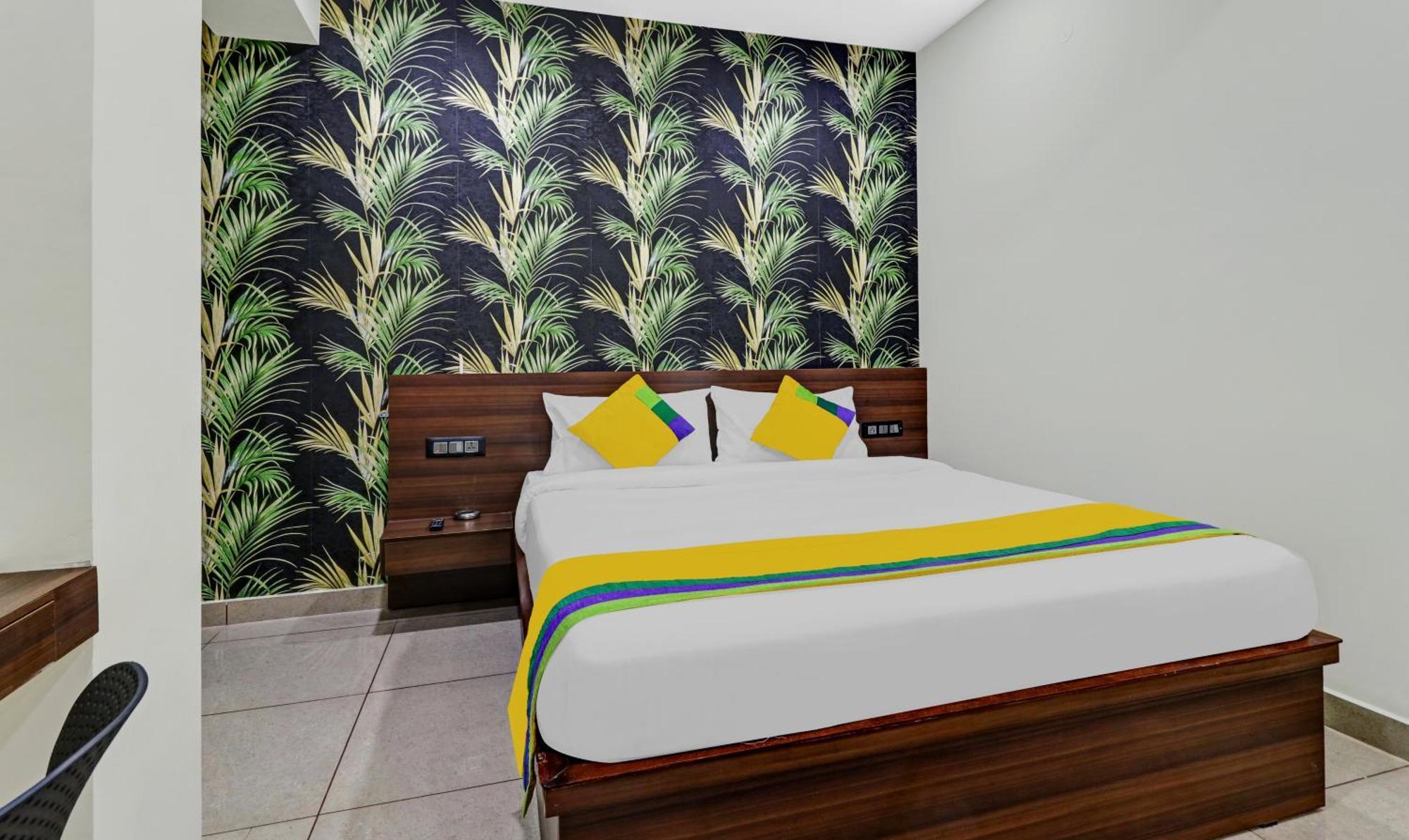 Hotel Nrm Residency Májszúr Kültér fotó